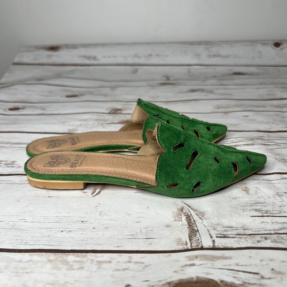 Beast Fashion Mules Green Monstera Leaf Cutout Pointed Toe Flats Size 5.5